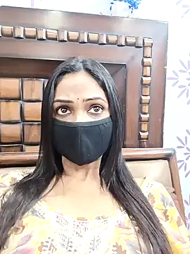 Snapshot of Yours-Bebo chatting on 01.28.25 Yours-Bebo online show from 01.28.25