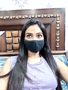 Snapshot of Yours-Bebo chatting on 09.23.25 Yours-Bebo online show from 09.23.25