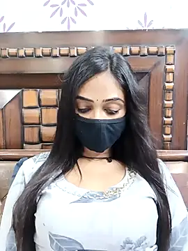 Snapshot of Yours-Bebo chatting on 09.26.25 Yours-Bebo online show from 09.26.25