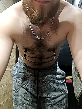 Snapshot of Sweet_bear69 chatting on 12.17.25 Sweet bear69 online show from 12.17.25