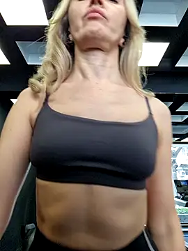 Snapshot of Miss____Mia_ chatting on 02.04.25 Miss    Mia  online show from 02.04.25