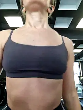 Snapshot of Miss____Mia_ chatting on 02.12.25 Miss    Mia  online show from 02.12.25