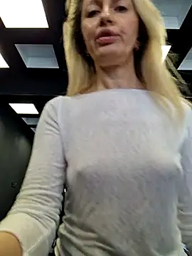 Snapshot of Miss____Mia_ chatting on 03.01.25 Miss    Mia  online show from 03.01.25