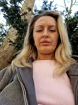 Snapshot of Miss____Mia_ chatting on 03.21.25 Miss    Mia  online show from 03.21.25