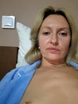 Snapshot of Miss____Mia_ chatting on 10.11.25 Miss    Mia  online show from 10.11.25