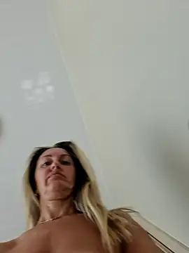 Miss    Mia  online show from 06.17.26