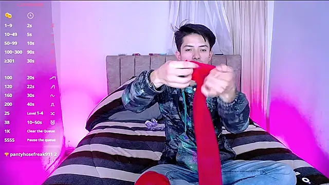 Pinkandyellowpokemon online show from 02.02.25