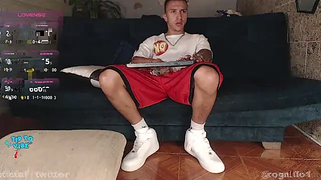 Snapshot of rogert_xx chatting on 12.05.24 rogert xx online show from 12.05.24