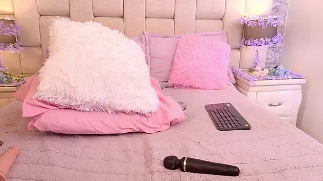 ZendayaGrey online show from 03.13.25