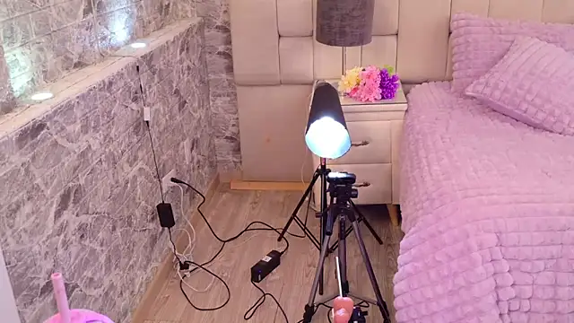 ZendayaGrey online show from 10.17.25