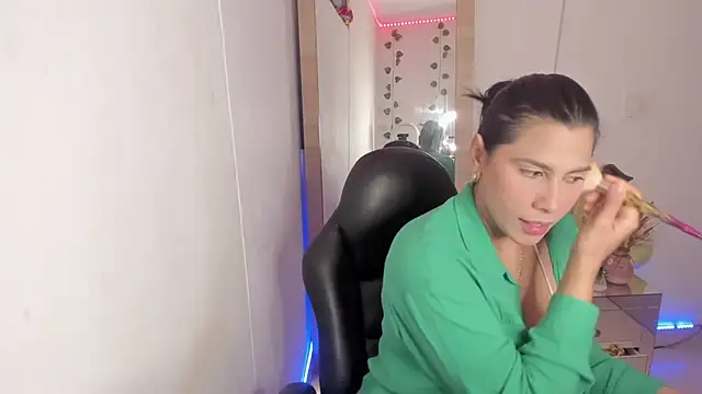 Snapshot of hellensexy chatting on 01.05.25 hellensexy online show from 01.05.25