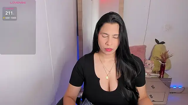 Snapshot of hellensexy chatting on 09.29.25 hellensexy online show from 09.29.25