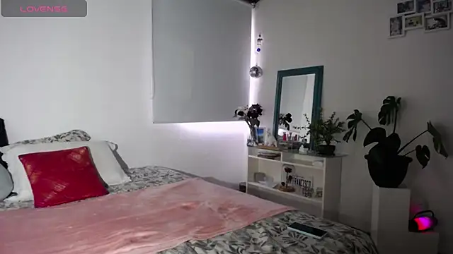 Snapshot of _Lalaa chatting on 10.28.25  Lalaa online show from 10.28.25