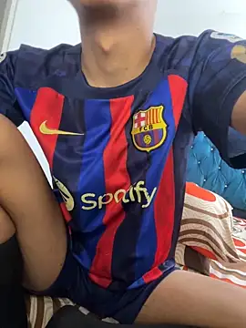 Leonarrrd 01 online show from 12.21.24