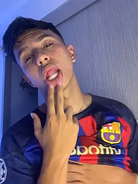 Leonarrrd 01 online show from 02.06.25