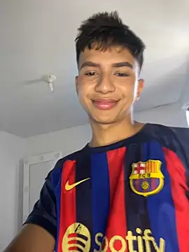 Leonarrrd 01 online show from 02.06.25