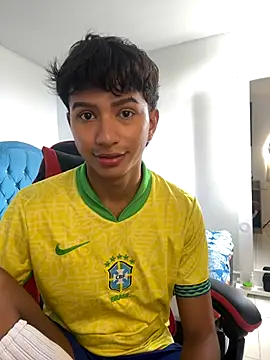 Leonarrrd 01 online show from 11.04.25