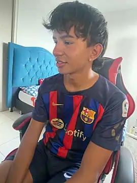 Leonarrrd 01 online show from 12.04.25