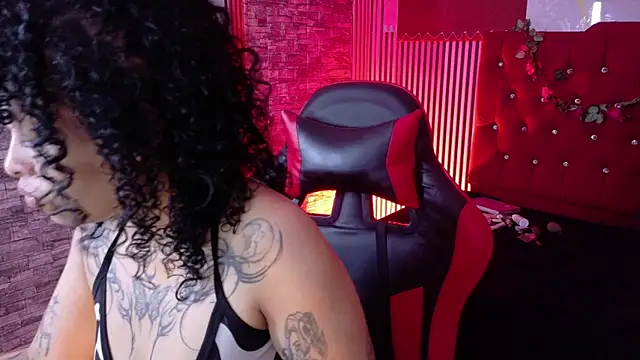 miahernadez303av online show from 06.30.26