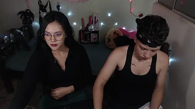 Snapshot of Antonella_Cruz02 chatting on 02.19.25 Antonella Cruz02 online show from 02.19.25