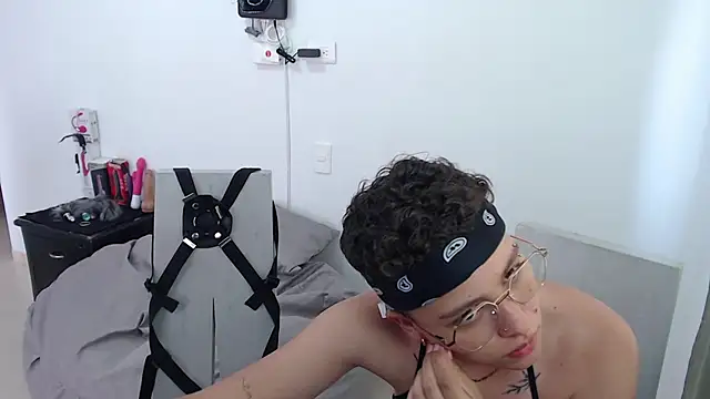 Snapshot of Antonella_Cruz02 chatting on 03.16.25 Antonella Cruz02 online show from 03.16.25