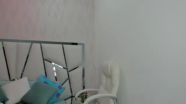  aurora18  online show from 04.23.26