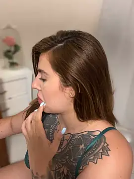 ValerieHilton online show from 03.20.25