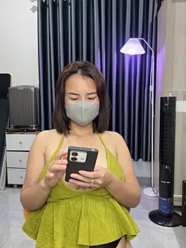 Snapshot of AnNa-99 chatting on 11.10.25 AnNa-99 online show from 11.10.25