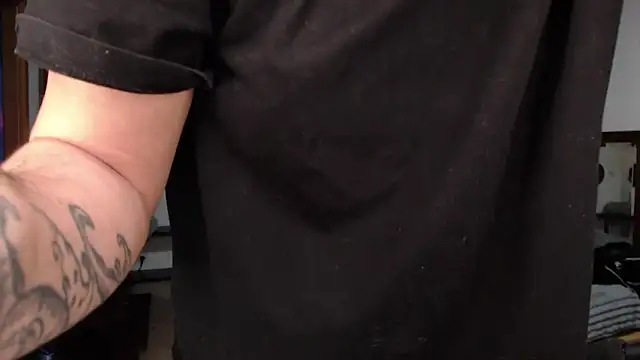 Snapshot of cek_186 chatting on 02.13.25 cek 186 online show from 02.13.25