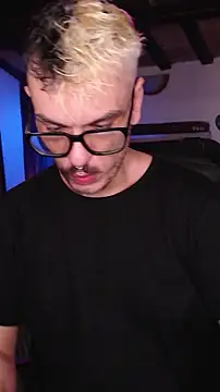 Snapshot of cek_186 chatting on 02.13.25 cek 186 online show from 02.13.25