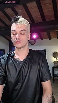 Snapshot of cek_186 chatting on 02.15.25 cek 186 online show from 02.15.25