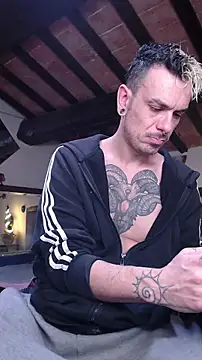 Snapshot of cek_186 chatting on 02.17.25 cek 186 online show from 02.17.25