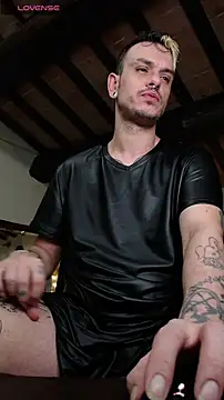 Snapshot of cek_186 chatting on 02.24.25 cek 186 online show from 02.24.25