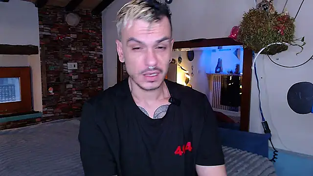 Snapshot of cek_186 chatting on 02.27.25 cek 186 online show from 02.27.25