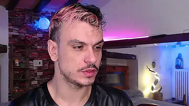 Snapshot of cek_186 chatting on 03.14.25 cek 186 online show from 03.14.25