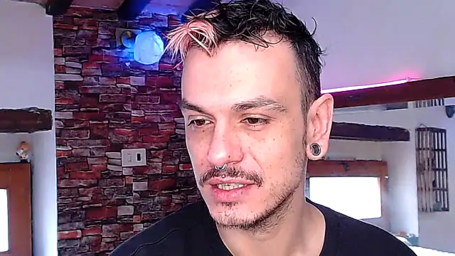 Snapshot of cek_186 chatting on 03.15.25 cek 186 online show from 03.15.25