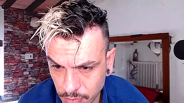 Snapshot of cek_186 chatting on 03.20.25 cek 186 online show from 03.20.25