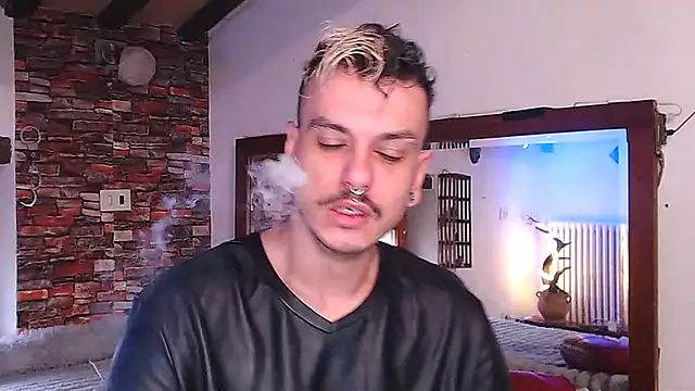 Snapshot of cek_186 chatting on 03.21.25 cek 186 online show from 03.21.25