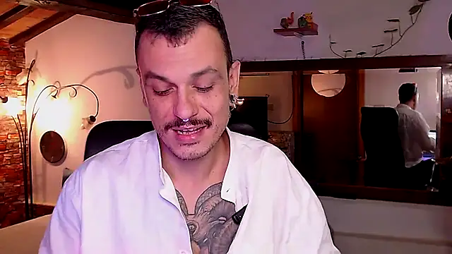 Snapshot of cek_186 chatting on 09.25.25 cek 186 online show from 09.25.25