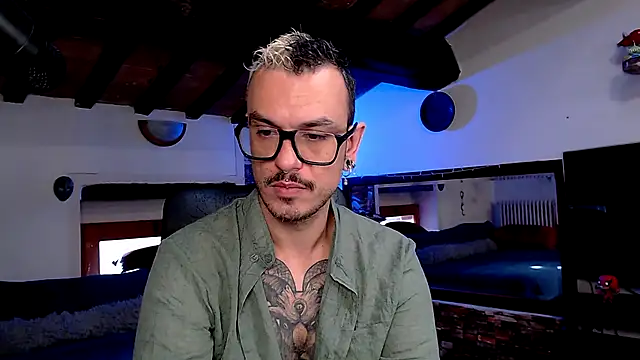 Snapshot of cek_186 chatting on 10.25.25 cek 186 online show from 10.25.25