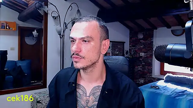 Snapshot of cek_186 chatting on 11.10.25 cek 186 online show from 11.10.25