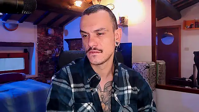 Snapshot of cek_186 chatting on 11.25.25 cek 186 online show from 11.25.25