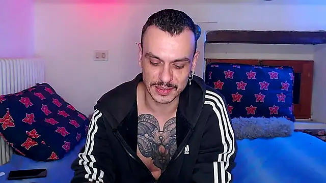 Snapshot of cek_186 chatting on 12.21.25 cek 186 online show from 12.21.25