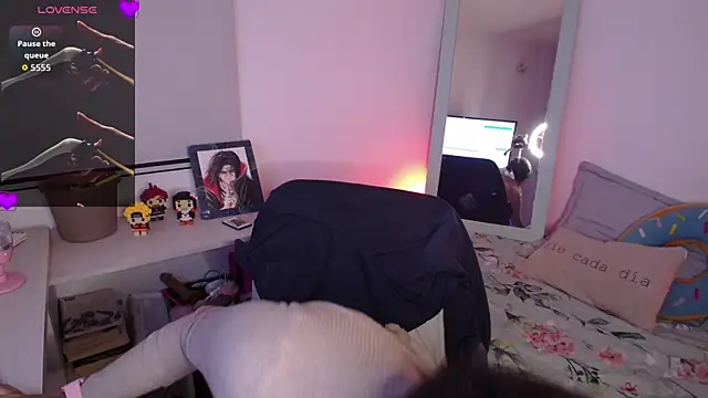 Snapshot of Lexie_Thompson10 chatting on 11.19.25 Lexie Thompson10 online show from 11.19.25