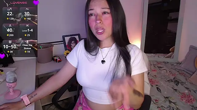 Snapshot of Lexie_Thompson10 chatting on 11.27.25 Lexie Thompson10 online show from 11.27.25