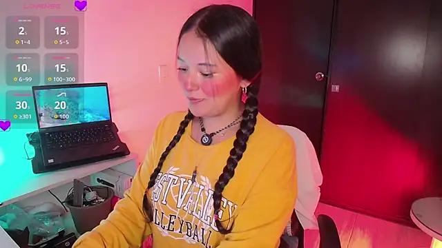 Lexie Thompson10 online show from 06.09.26