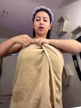 Snapshot of RexxaYBlade chatting on 12.20.25 RexxaYBlade online show from 12.20.25