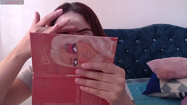 Snapshot of Kate_lorens9 chatting on 01.21.25 Kate lorens9 online show from 01.21.25