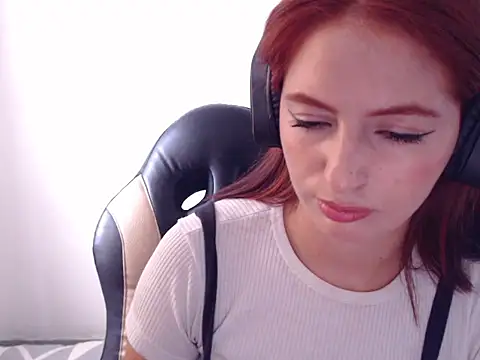 Snapshot of Kate_lorens9 chatting on 03.21.25 Kate lorens9 online show from 03.21.25