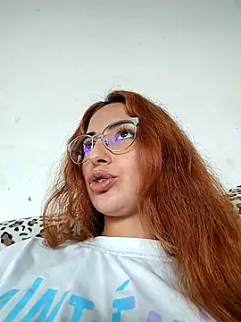 Snapshot of Kate_lorens9 chatting on 09.29.25 Kate lorens9 online show from 09.29.25